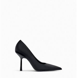 Black Zara closed pointy toe pumps - 9